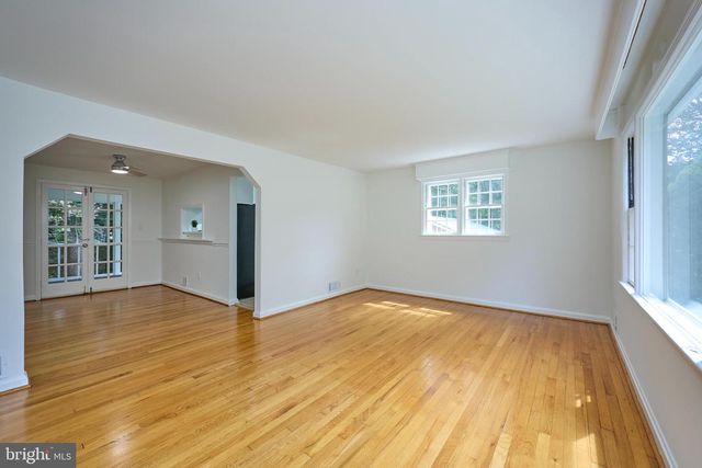 6506 OAKWOOD DR, Falls Church, VA 22041
