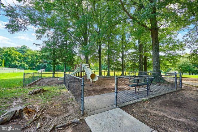 6506 OAKWOOD DR, Falls Church, VA 22041