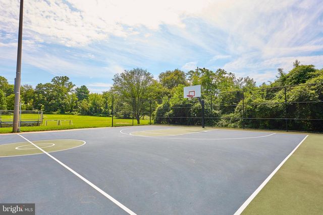 6506 OAKWOOD DR, Falls Church, VA 22041