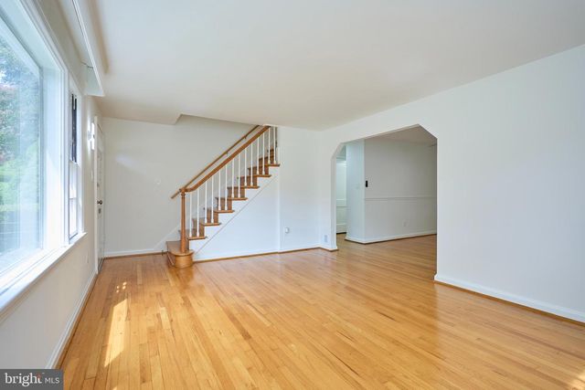 6506 OAKWOOD DR, Falls Church, VA 22041