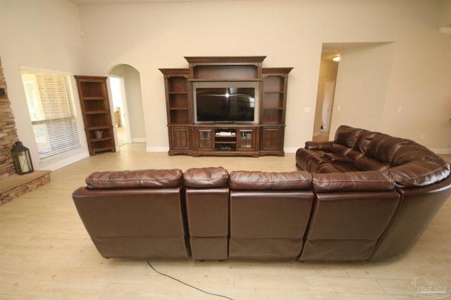 2623 Brochelle Dr, Pace, FL 32571