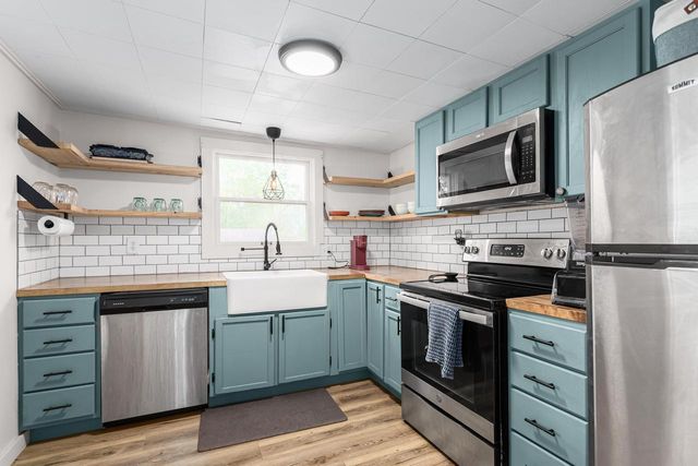 212 Madison Avenue, Deforest, WI 53532
