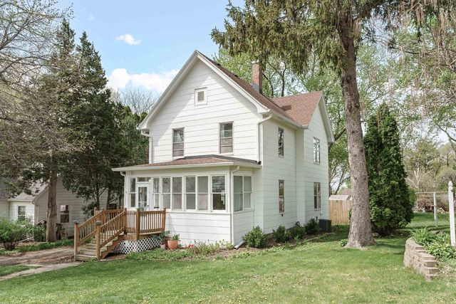 212 Madison Avenue, Deforest, WI 53532