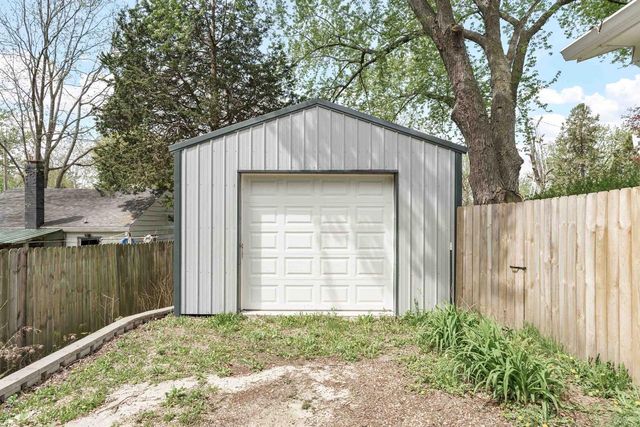 212 Madison Avenue, Deforest, WI 53532