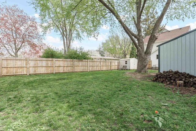 212 Madison Avenue, Deforest, WI 53532