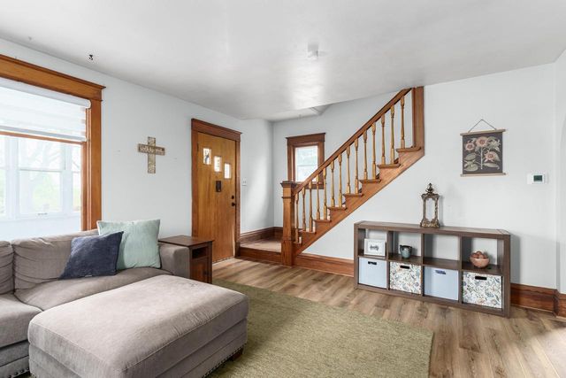 212 Madison Avenue, Deforest, WI 53532