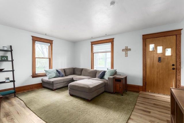212 Madison Avenue, Deforest, WI 53532
