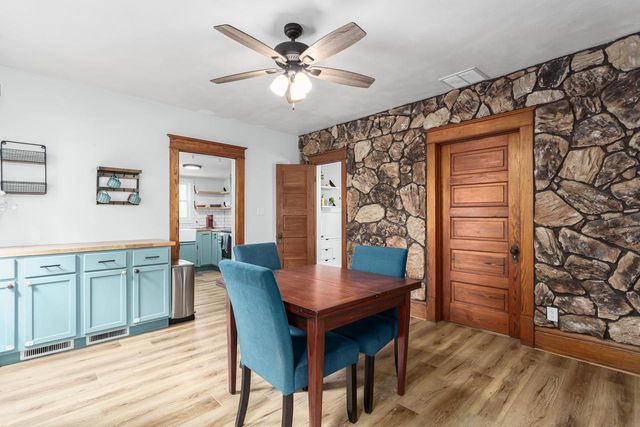 212 Madison Avenue, Deforest, WI 53532