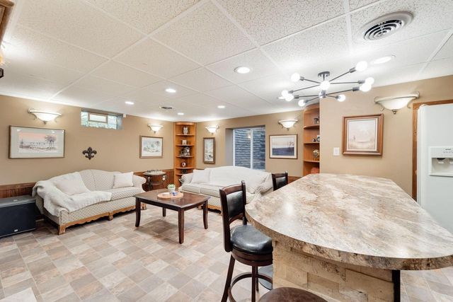 11355 N Rosewood DRIVE, Mequon, WI 53092