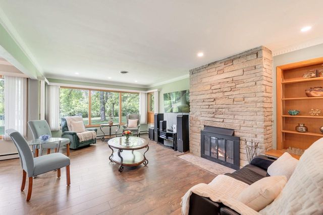 11355 N Rosewood DRIVE, Mequon, WI 53092
