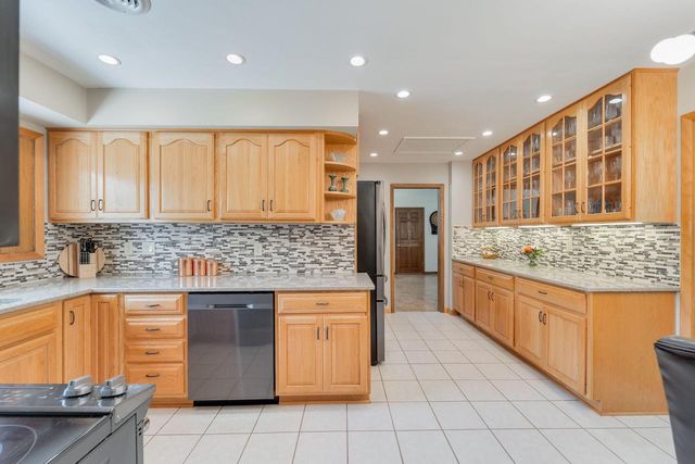 11355 N Rosewood DRIVE, Mequon, WI 53092