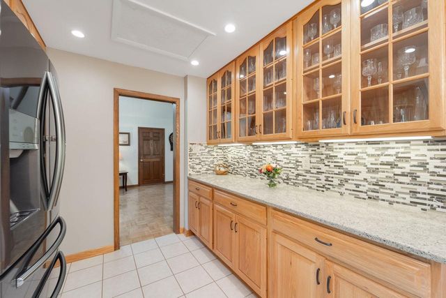 11355 N Rosewood DRIVE, Mequon, WI 53092
