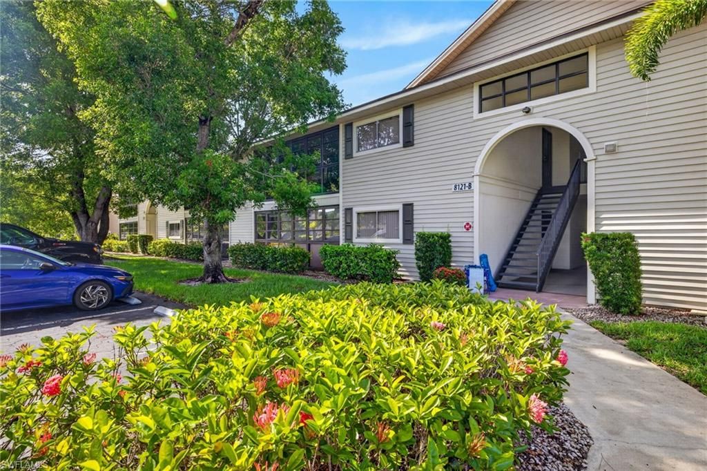 8121 Woods CIR 9, FORT MYERS, FL 33919 — exterior