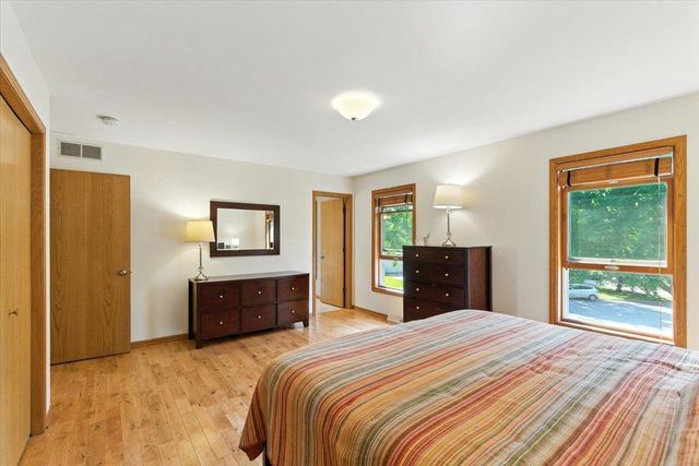 26 Maple Valley Court, Madison, WI 53719