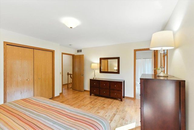 26 Maple Valley Court, Madison, WI 53719
