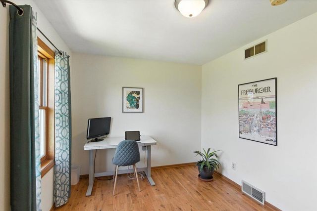 26 Maple Valley Court, Madison, WI 53719