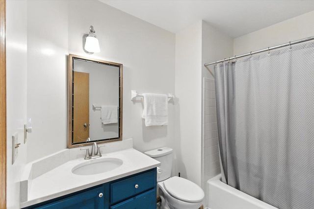 26 Maple Valley Court, Madison, WI 53719