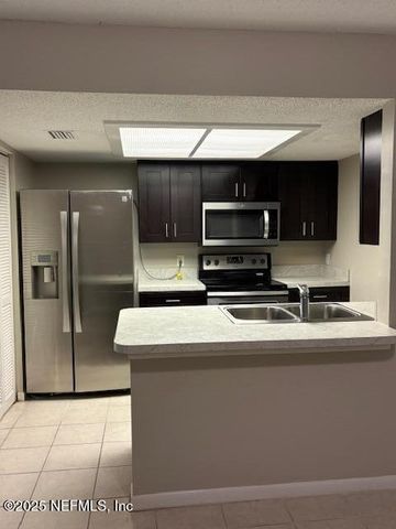 8530 COLONY PINE Circle W, Jacksonville, FL 32244