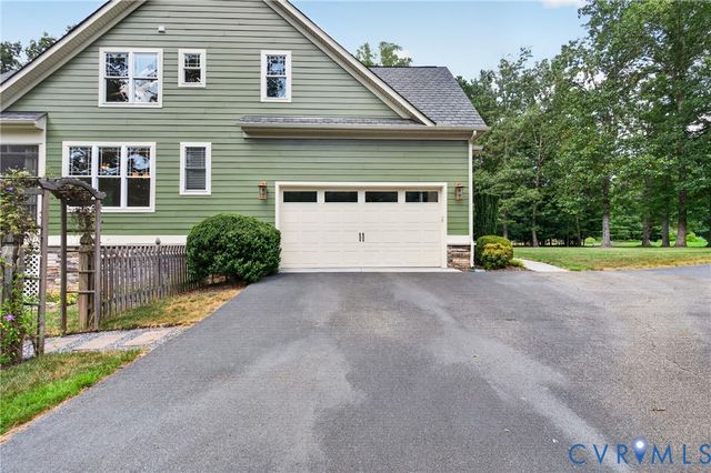 11630 Barrows Ridge Ln, Chesterfield, VA 23838