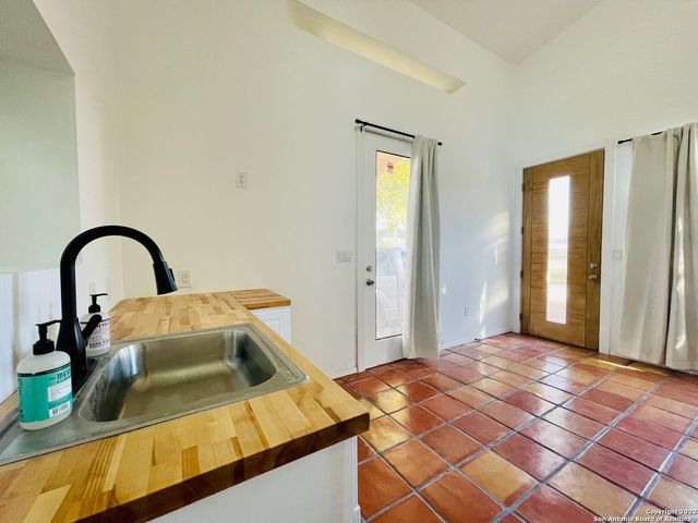511 Iowa St Unit 2, San Antonio, TX 78203