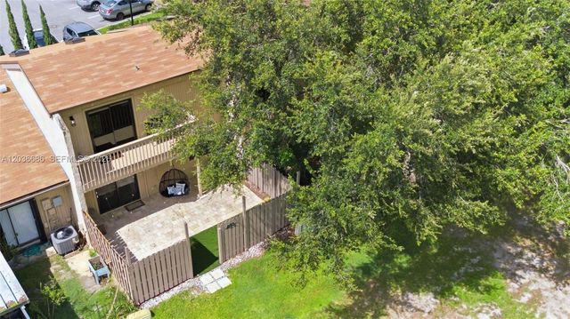 2152 SW 81st Way, Davie, FL 33324