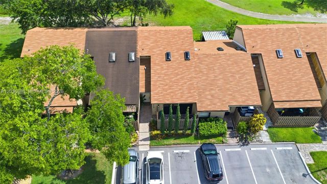 2152 SW 81st Way, Davie, FL 33324