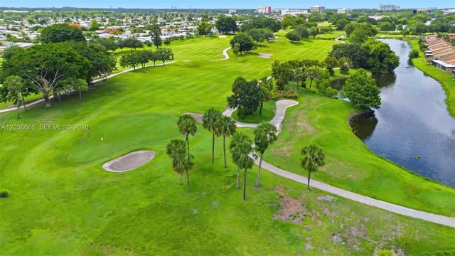 2152 SW 81st Way, Davie, FL 33324