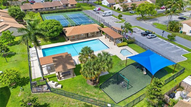 2152 SW 81st Way, Davie, FL 33324