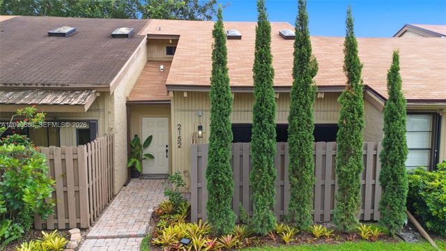 2152 SW 81st Way, Davie, FL 33324