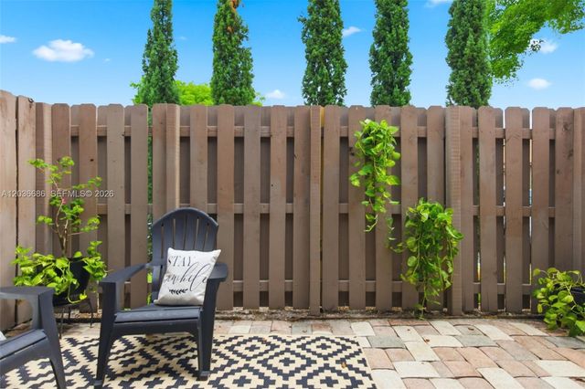 2152 SW 81st Way, Davie, FL 33324