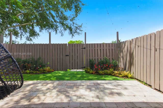 2152 SW 81st Way, Davie, FL 33324