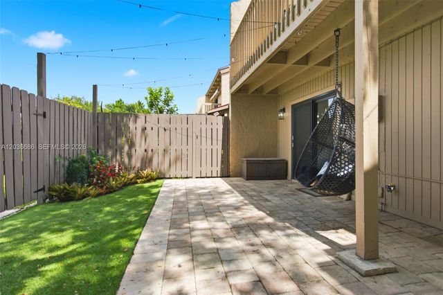 2152 SW 81st Way, Davie, FL 33324