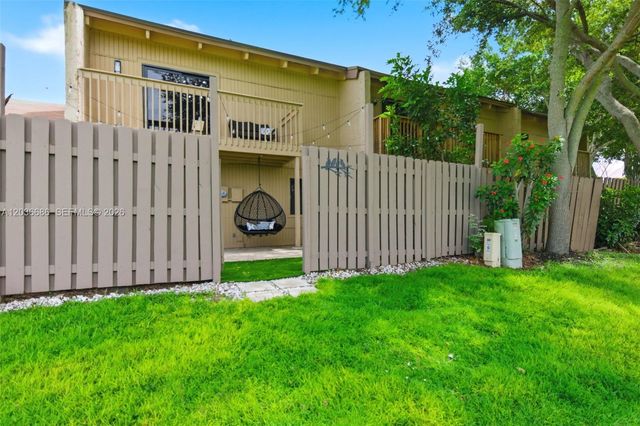 2152 SW 81st Way, Davie, FL 33324