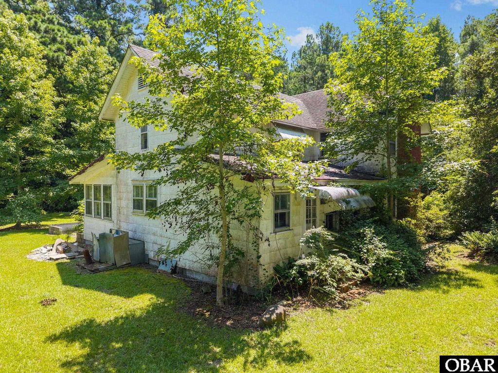 Image 12 of property listing at 168 Burrus Road, Wanchese, NC 27981