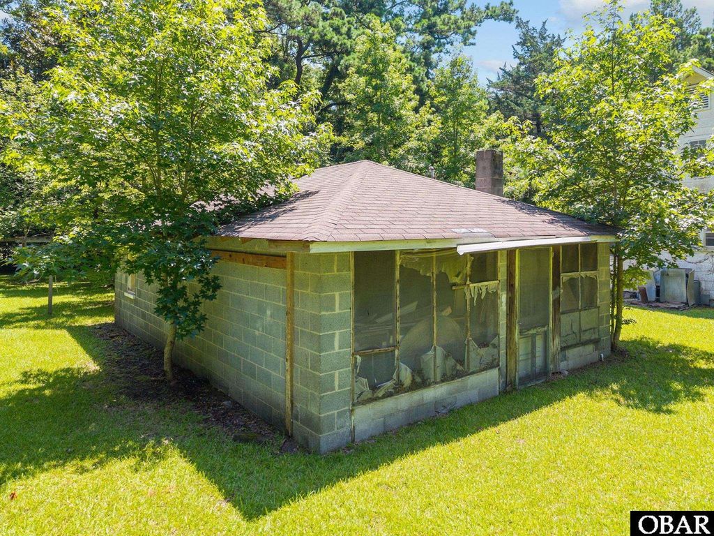 Image 15 of property listing at 168 Burrus Road, Wanchese, NC 27981