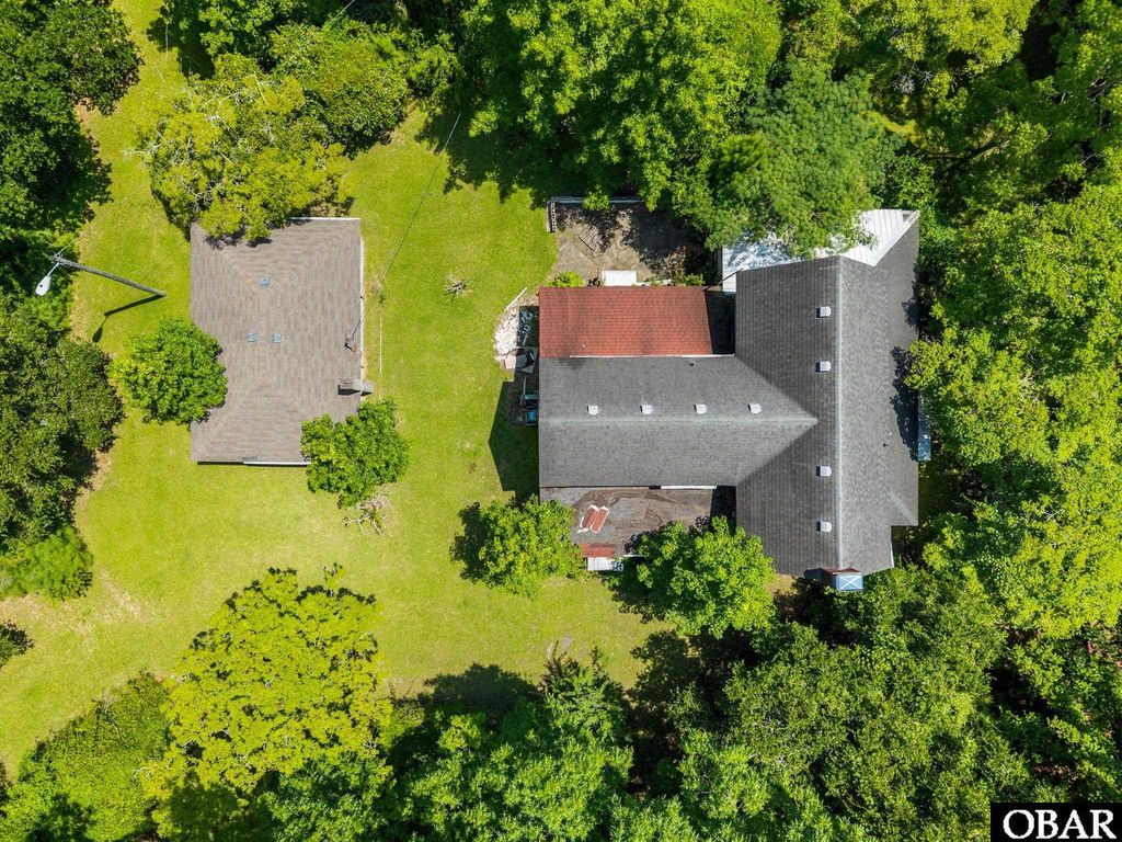 Image 4 of property listing at 168 Burrus Road, Wanchese, NC 27981