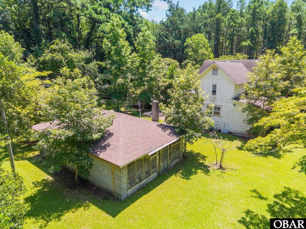 Image 6 of property listing at 168 Burrus Road, Wanchese, NC 27981