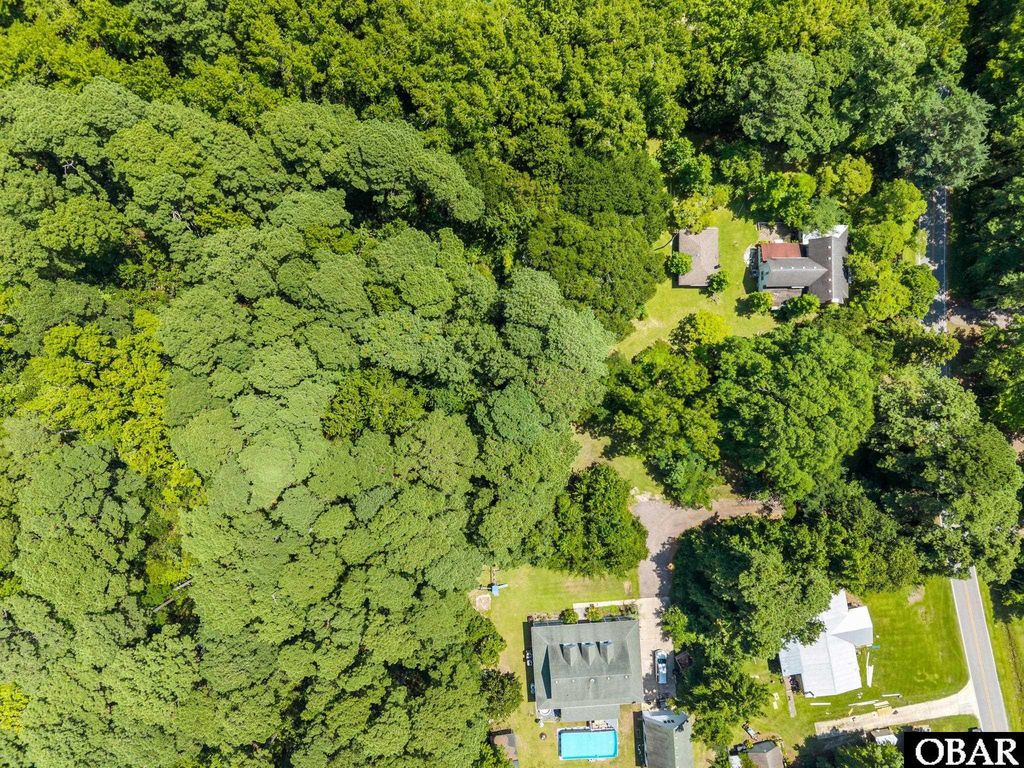 Image 9 of property listing at 168 Burrus Road, Wanchese, NC 27981