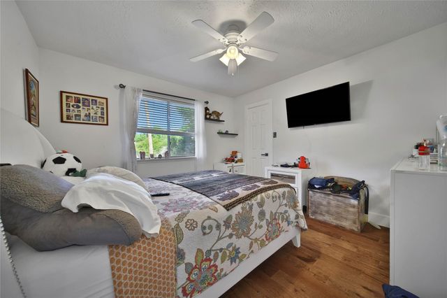 21407 Deerhaven Drive, Spring, TX 77388