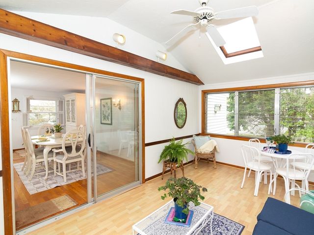 40 Dunster Rd, Framingham, MA 01702