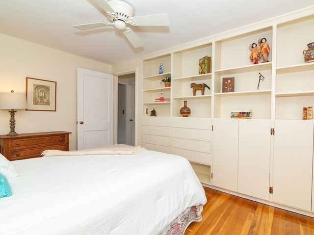 40 Dunster Rd, Framingham, MA 01702