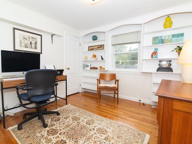 40 Dunster Rd, Framingham, MA 01702