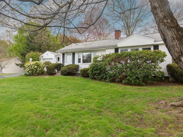 40 Dunster Rd, Framingham, MA 01702