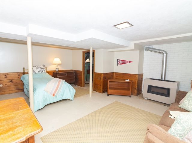 40 Dunster Rd, Framingham, MA 01702