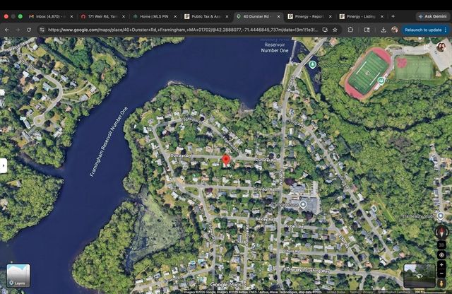 40 Dunster Rd, Framingham, MA 01702