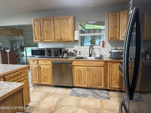 521 E 46th Place, Anchorage, AK 99503