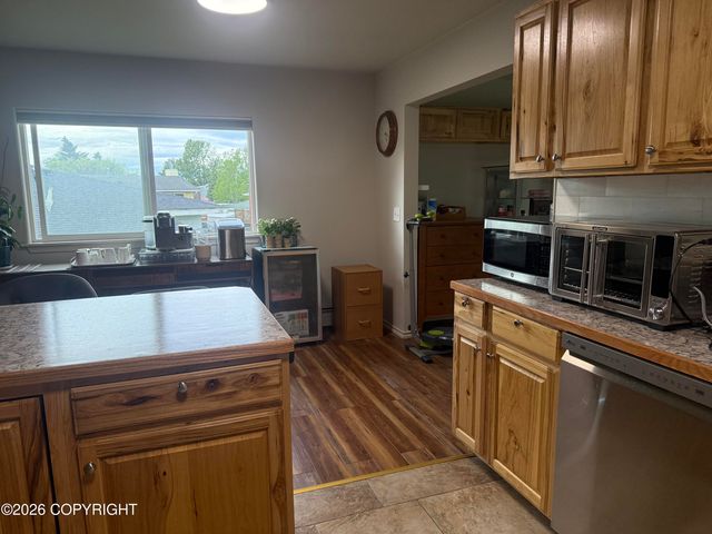 521 E 46th Place, Anchorage, AK 99503