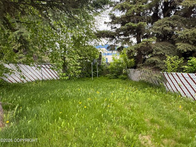 521 E 46th Place, Anchorage, AK 99503
