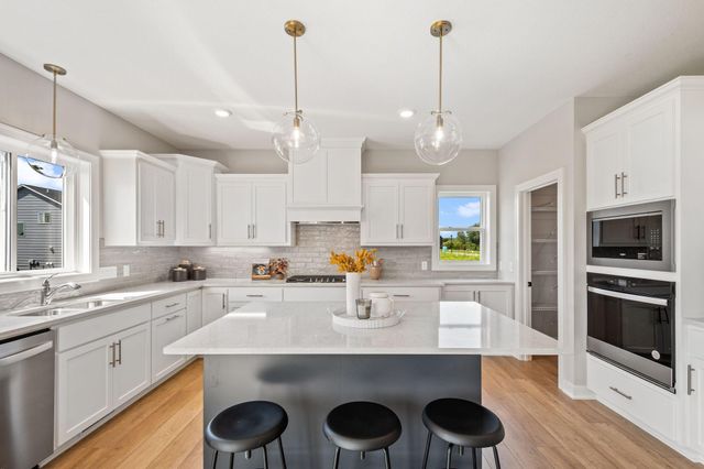 5324 176th Street W, Lakeville, MN 55044