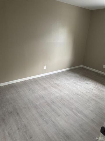 10417 Prince Drive, St Louis, MO 63136